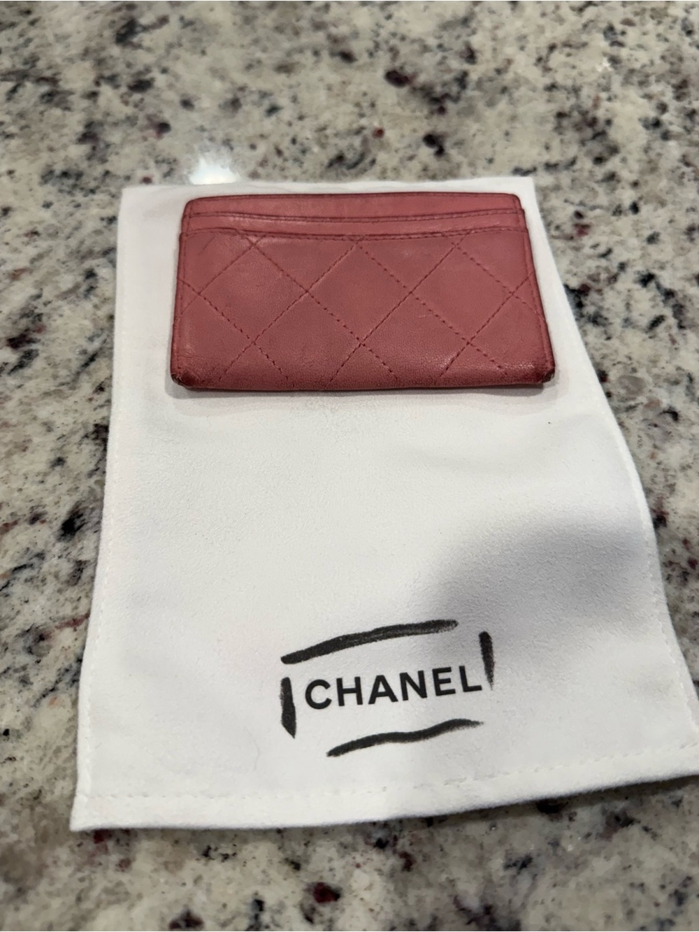 CHANEL Quilted Card Holder in Rose Pink - Picture 2 of 6
